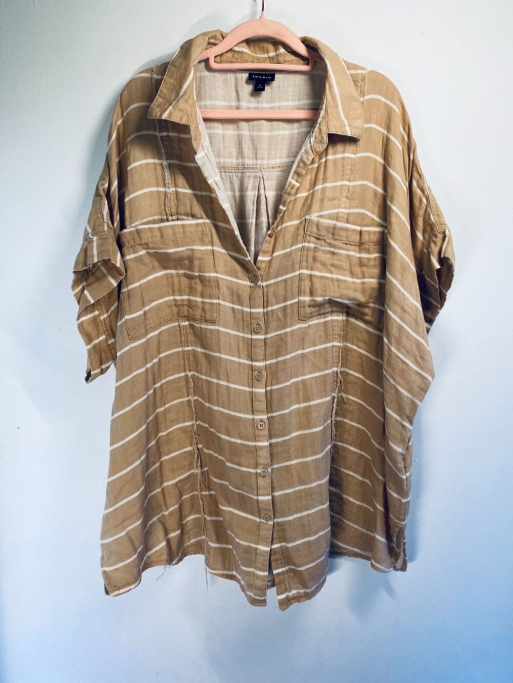 Torrid Womens Tan & White Striped Button-Up Blouse Size 3 Cotton Short Sleeve